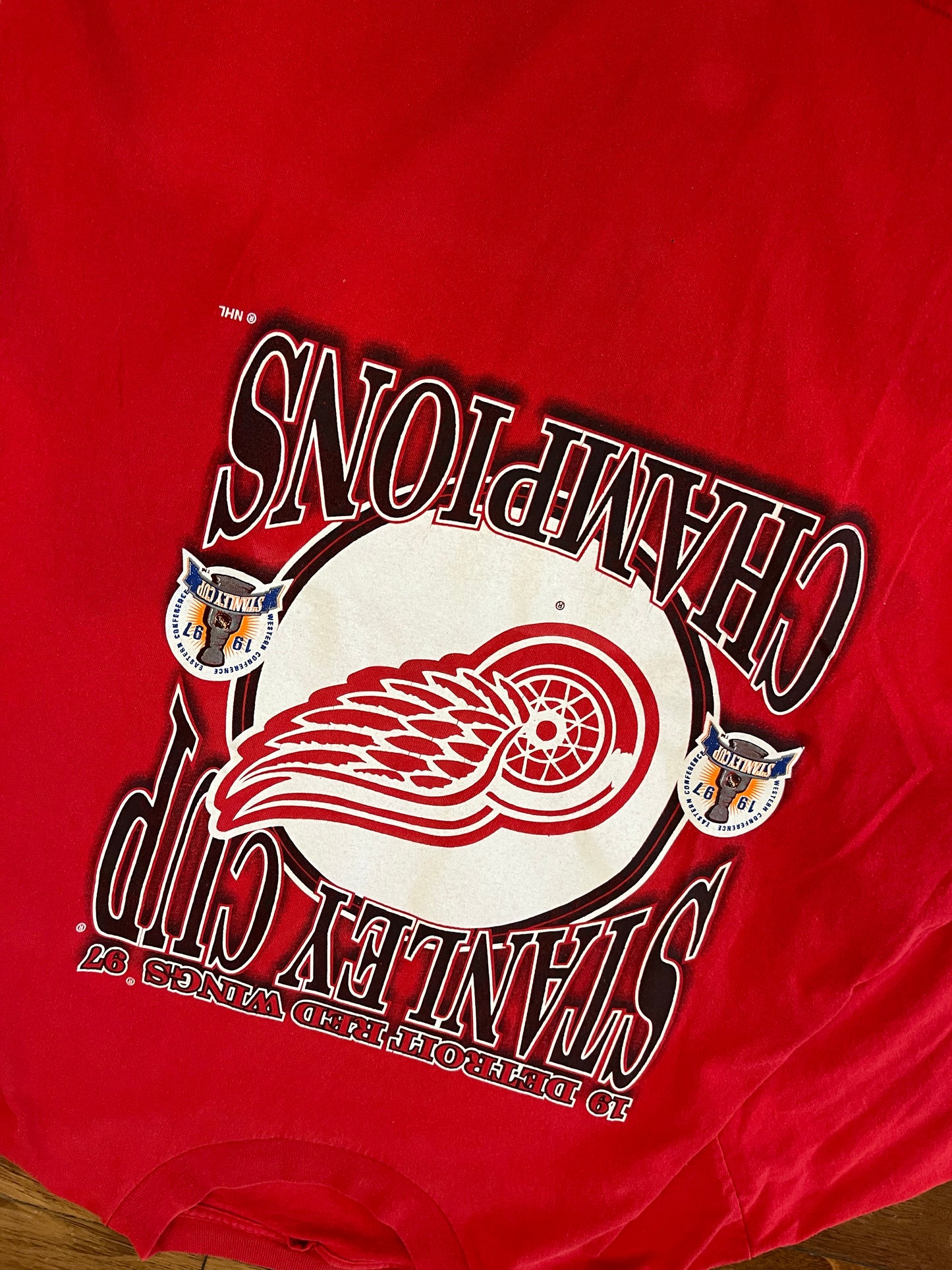 1997 Detroit Red Wings Stanley Cup Tee (L)
