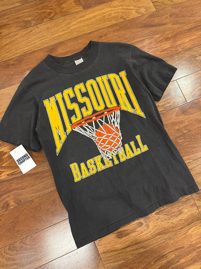 90s Missouri Tigers Basketball Graphic Tee (M)