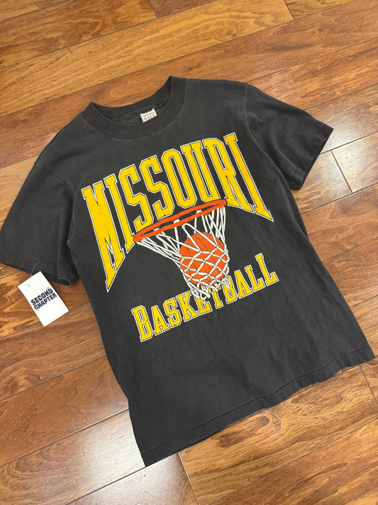 90s Missouri Tigers Basketball Graphic Tee (M)