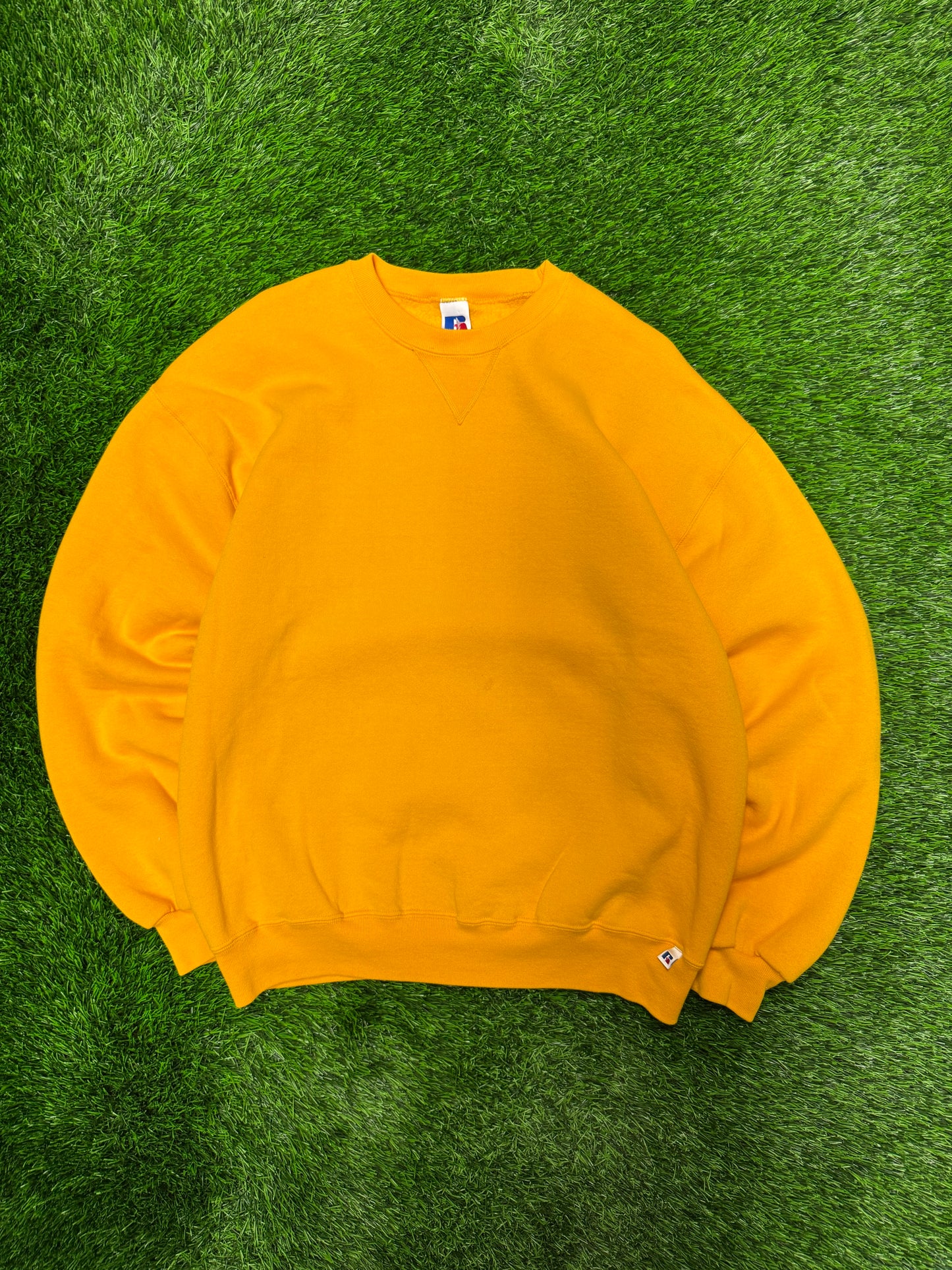 00s Russell Athletics Gold Essential Vintage Crewneck (L)