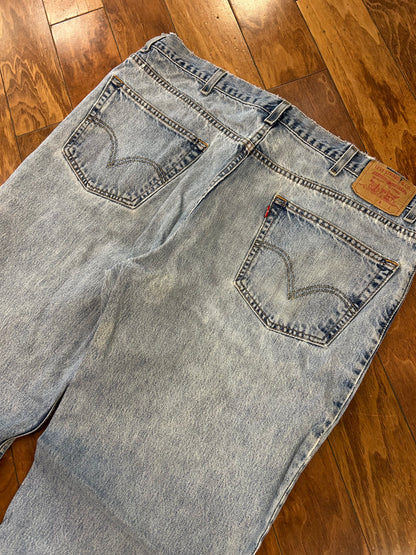 2003 Levi's 550 Faded Blue Jeans (42 x 30)