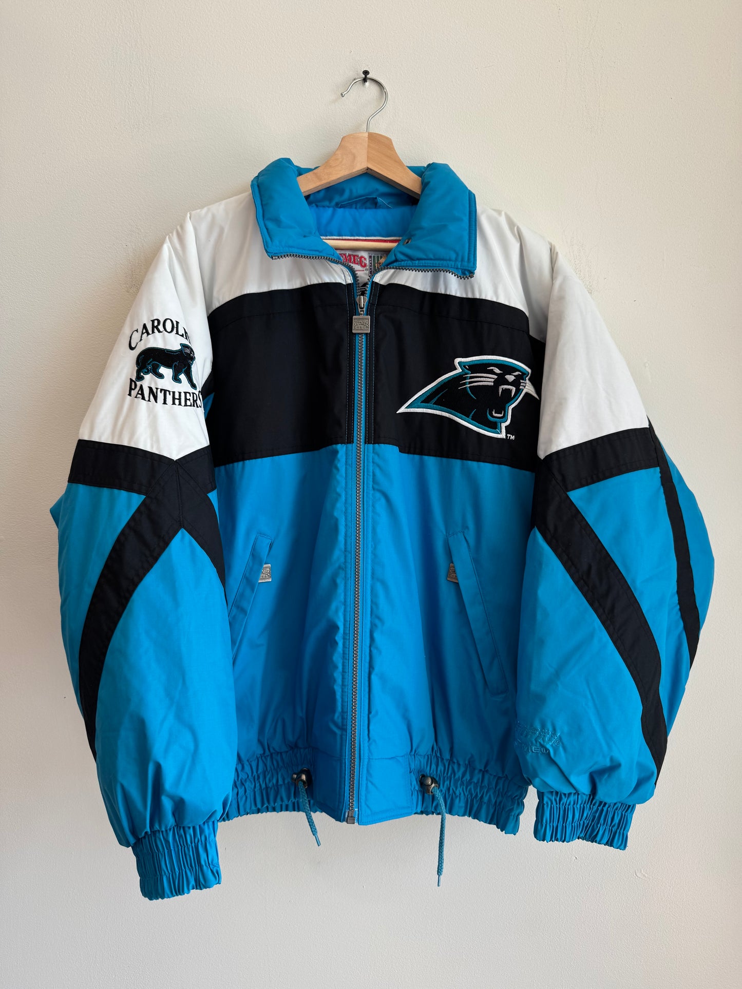 90s Carolina Panthers Nutmeg Embroidered Puffer Jacket (M)