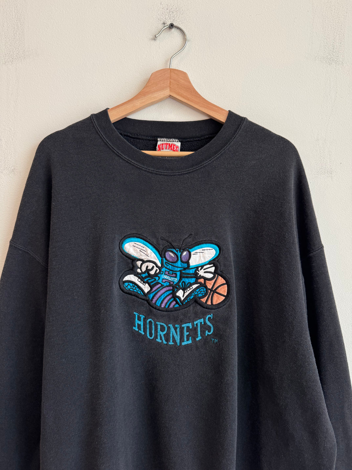 90s Charlotte Hornets Embroidered Nutmeg Faded Black Crewneck (XL)