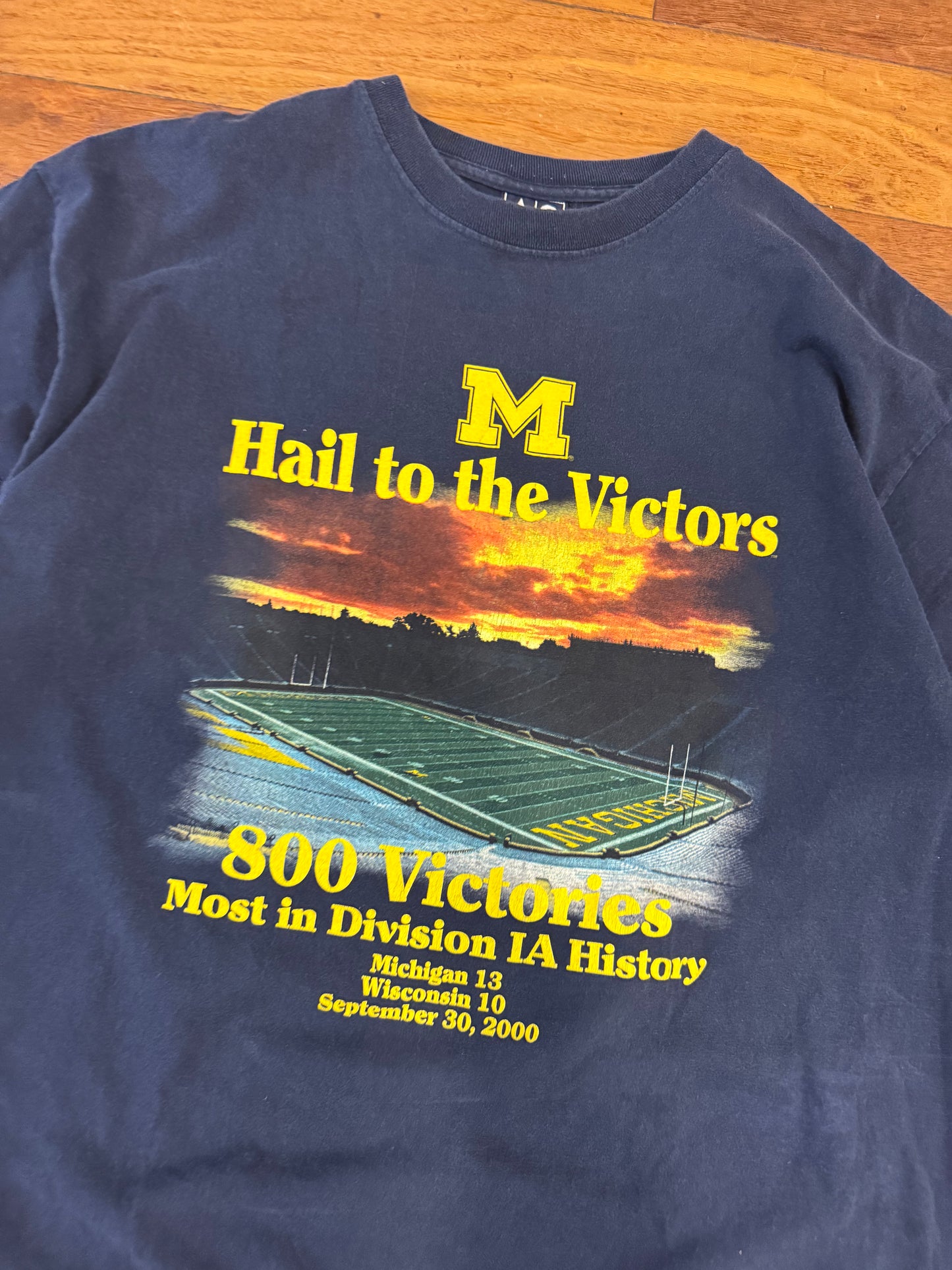 2000 Michigan University "Hail To The Victors" Tee (XL)