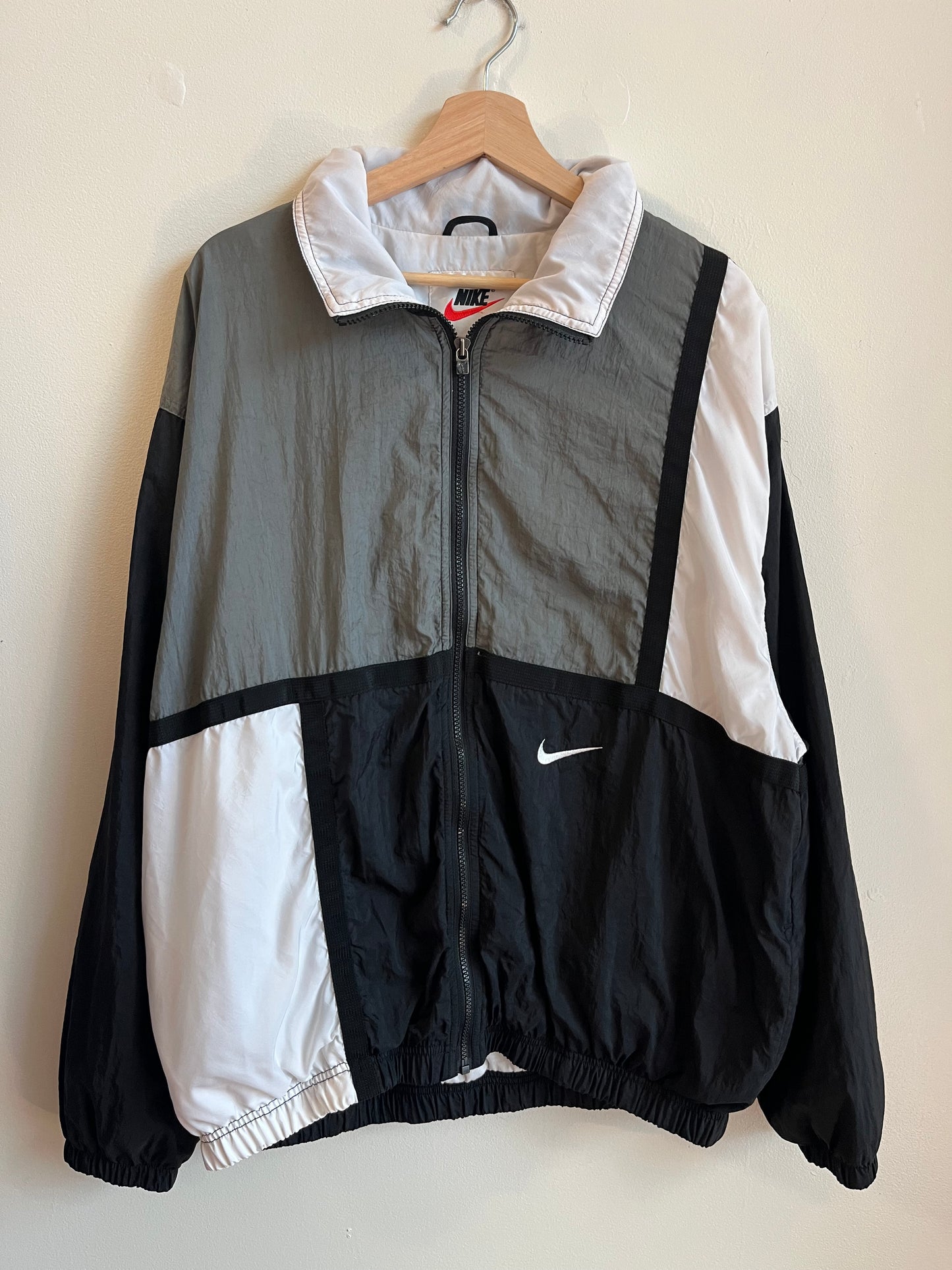 90s Nike Grey/Black Big Swoosh Windbreaker (XL)