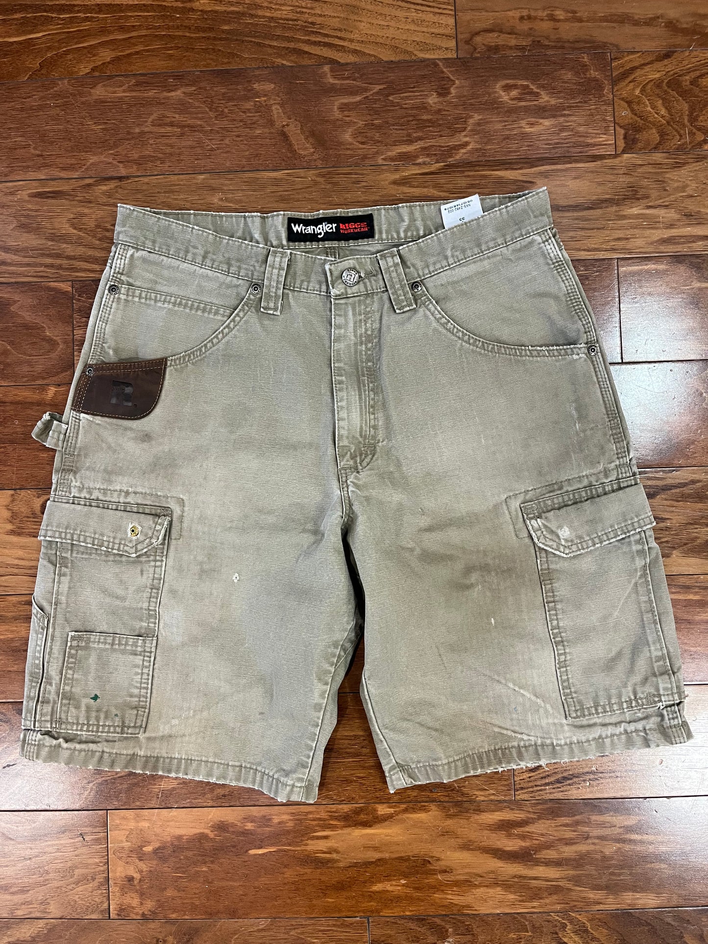00s Wrangler Riggs Cargo Shorts (33)