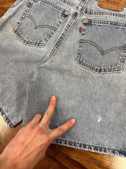 90s Levi's 551 Women's Jean Shorts (30)