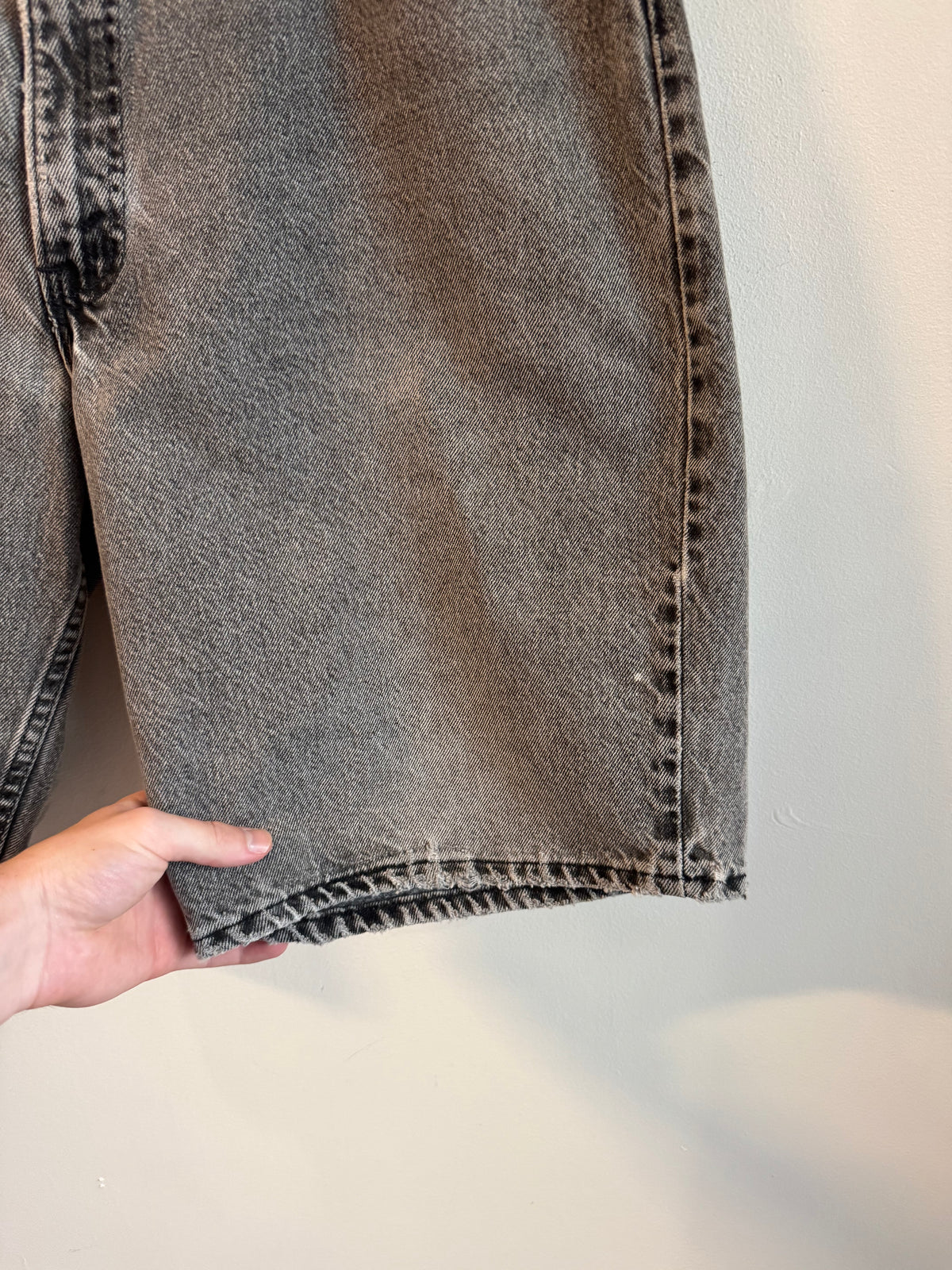90s Levi's 560 Faded Black Jean Shorts (37)