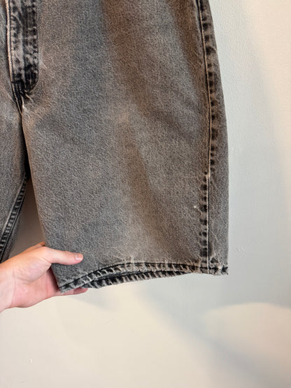 90s Levi's 560 Faded Black Jean Shorts (37)