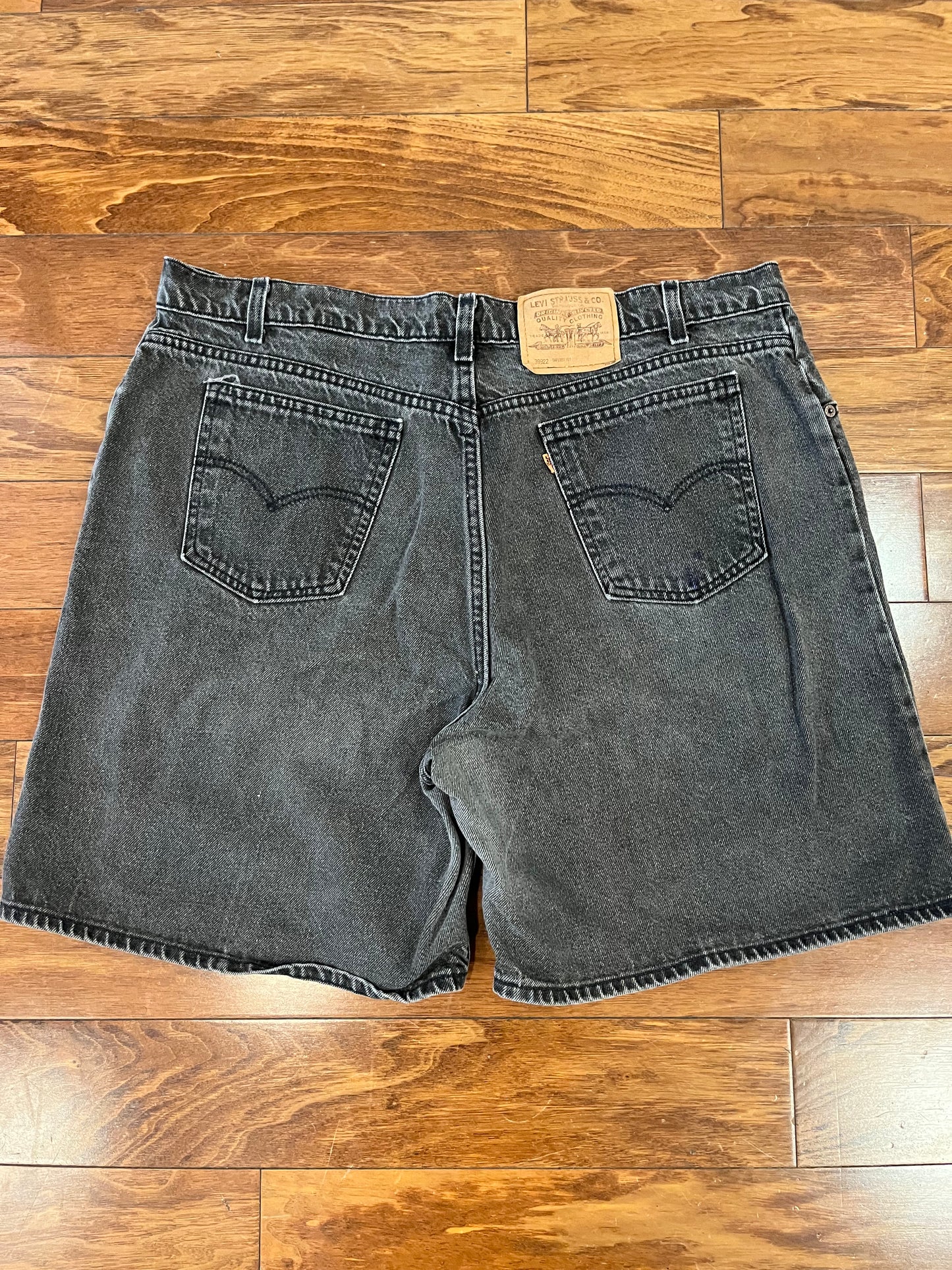90s Levi's Black Orange Tab Jean Shorts (40)