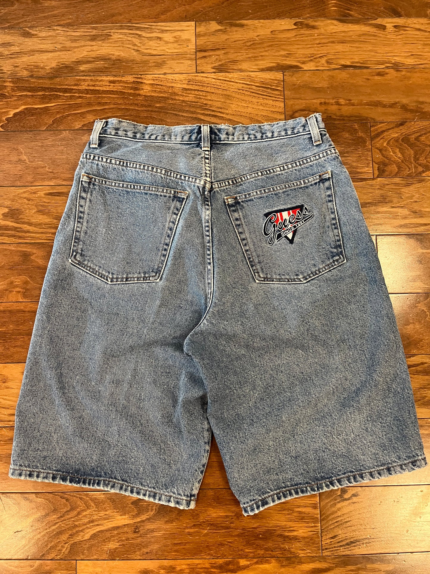 90s Guess Baggy Embroidered Jean Shorts (33)