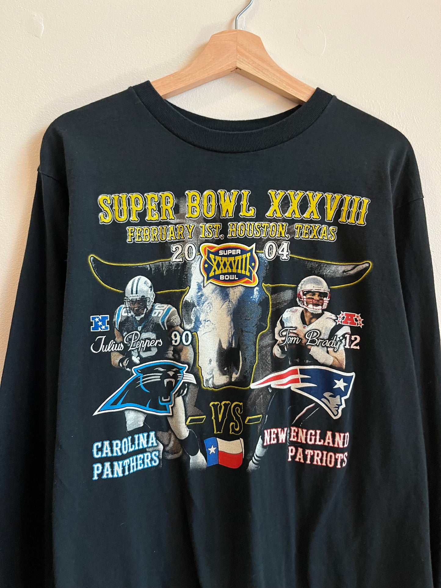 2004 Panthers v Patriots Peppers & Brady Super Bowl Long-Sleeve Shirt (L)