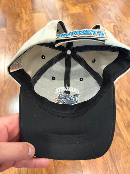 90s Charlotte Hornets Velcro Strap Hat (OS)