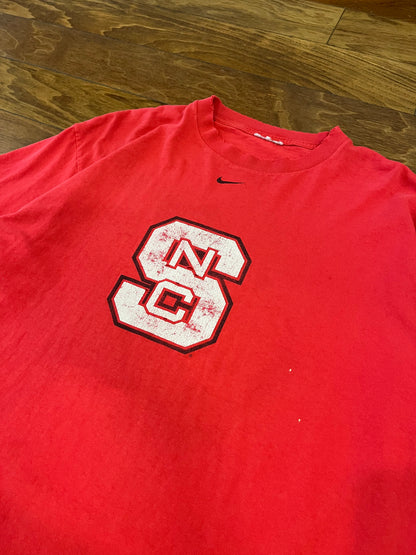 00s NC State Distressed Center Swoosh Nike Tee (XL)