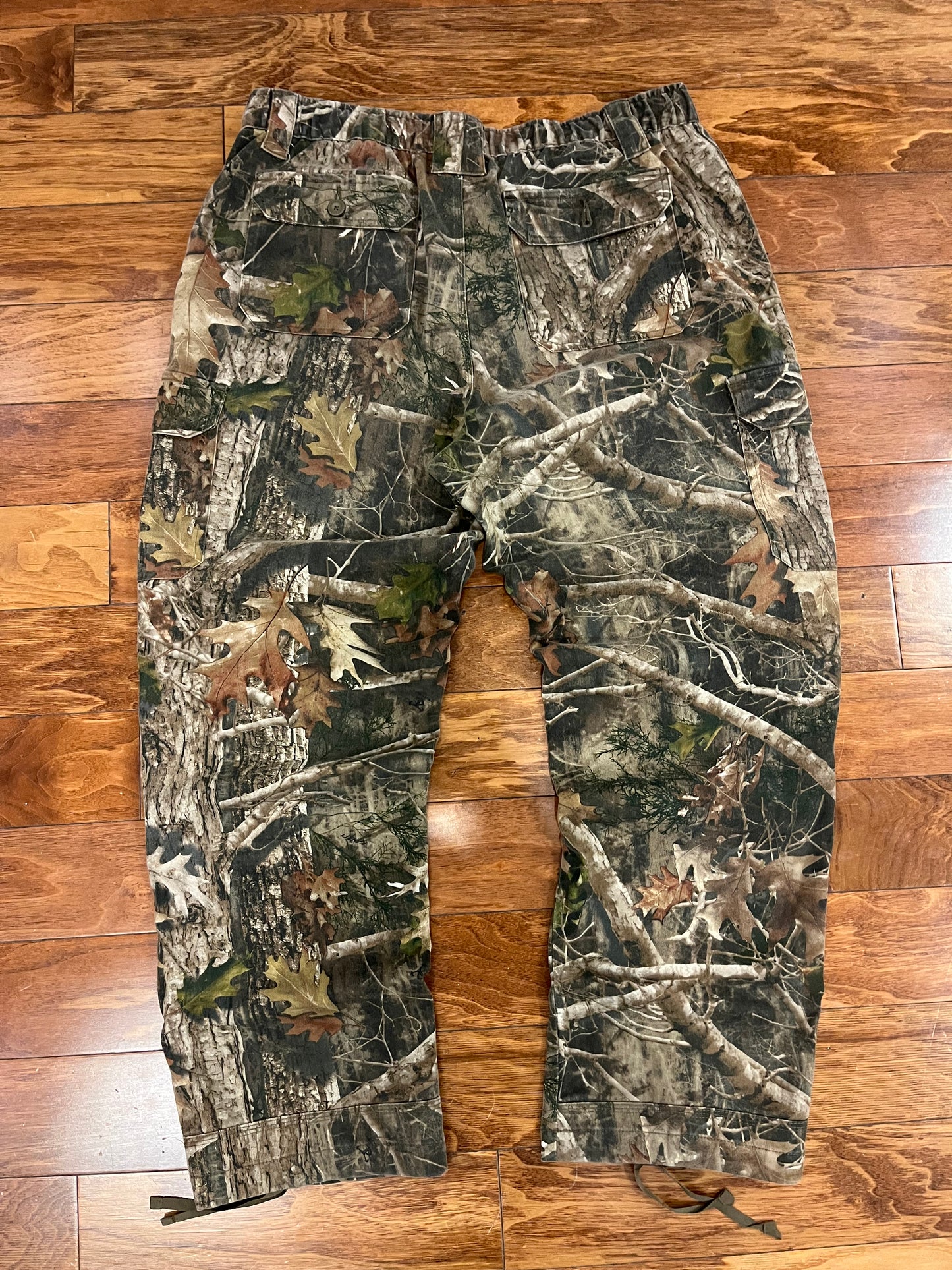00s Redhead Camo Cargo Pants (38 x 32)