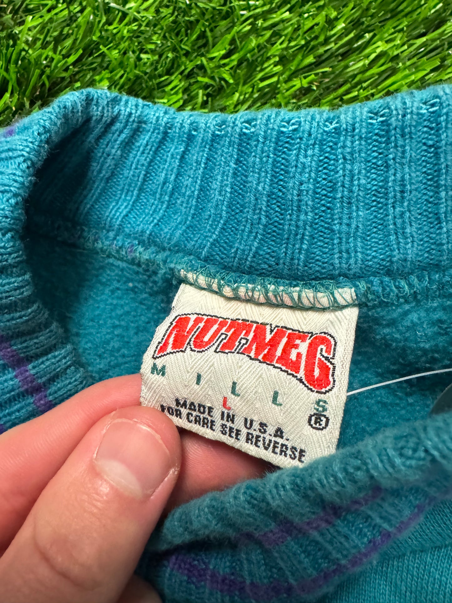 90s Charlotte Hornets Spell Out Vintage Nutmeg Crewneck (L)