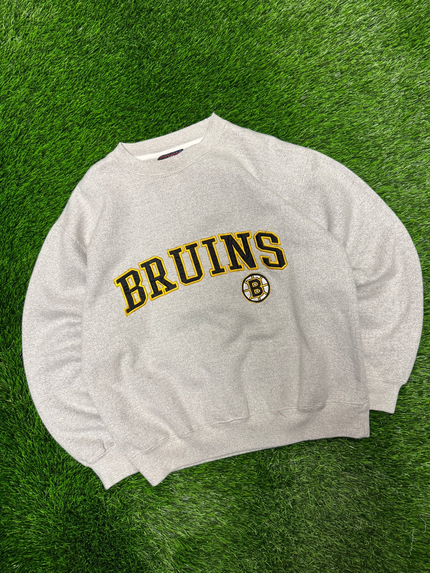 90s Boston Bruins Magic Johnson T's Vintage NHL Embroidered Crewneck (M)