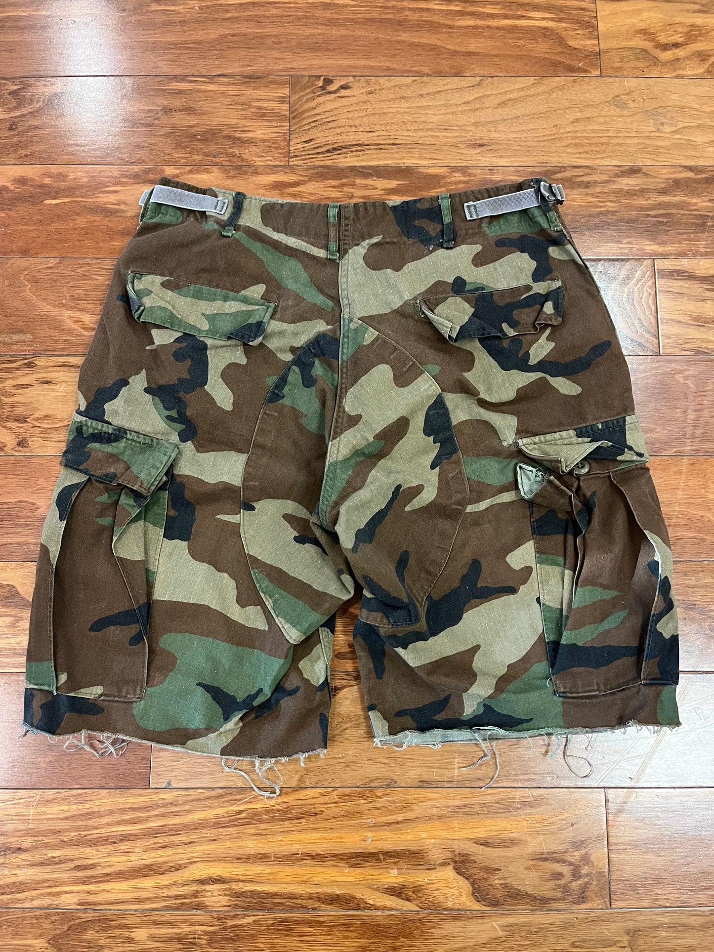 00s Camo Military Cargo Shorts (32)