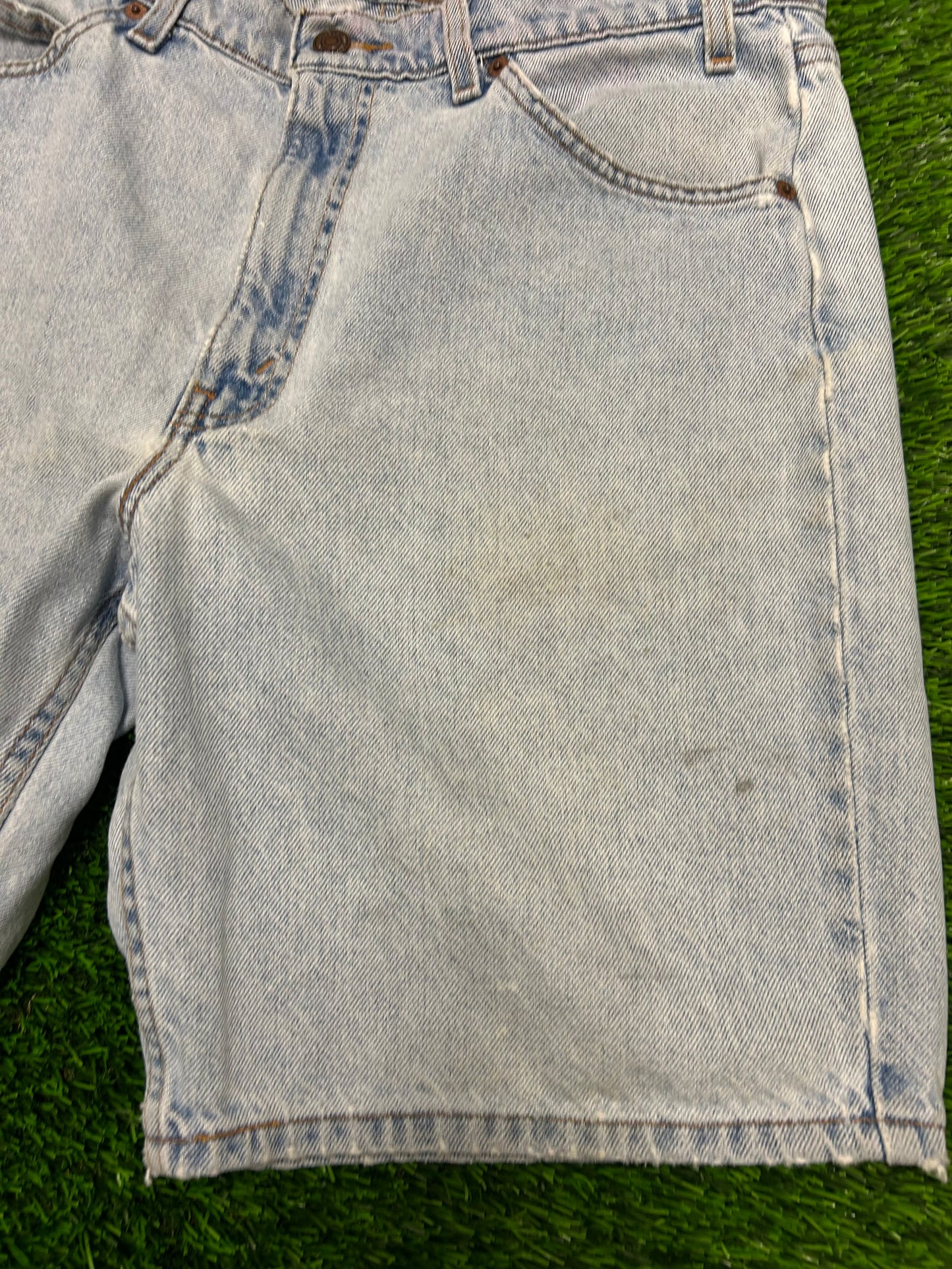 1996 Vintage Levi's 550 Light Blue Distressed Jean Shorts (34)