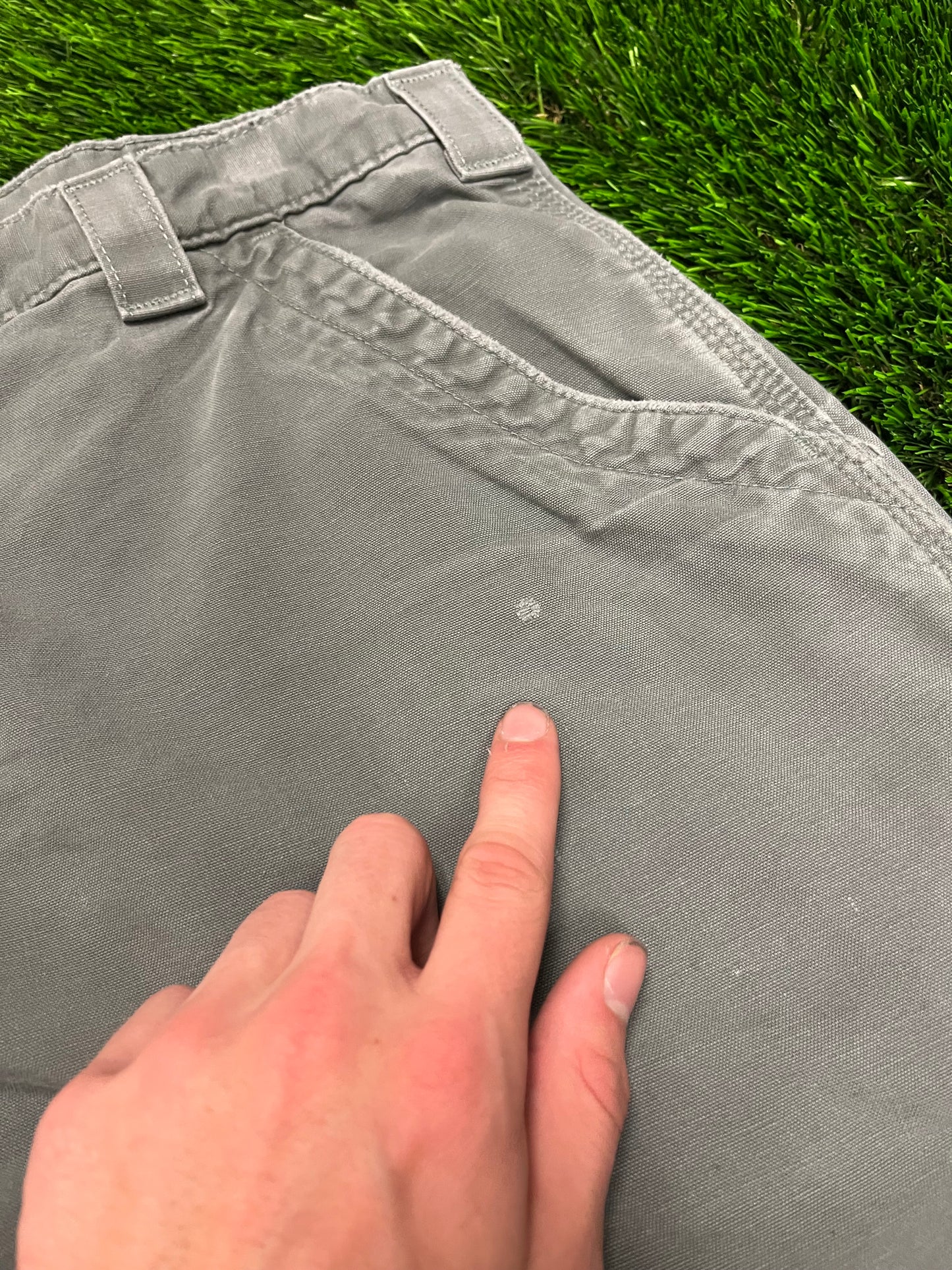 2010s Carhartt Olive Workwear Carpenter Cut Frayed Shorts (38)