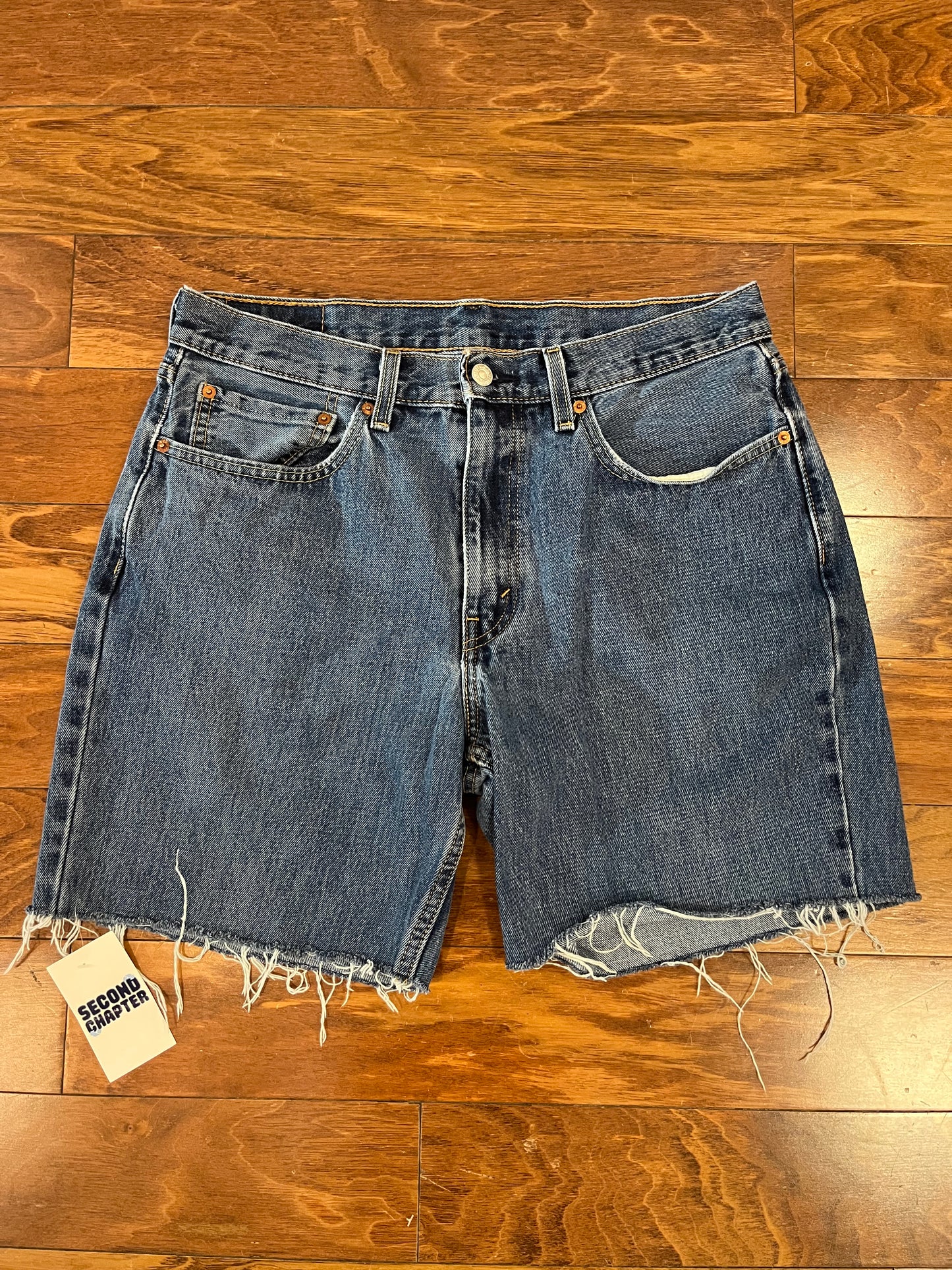 00s Levi's 550 Dark Blue Cut Offs Jean Shorts (34)