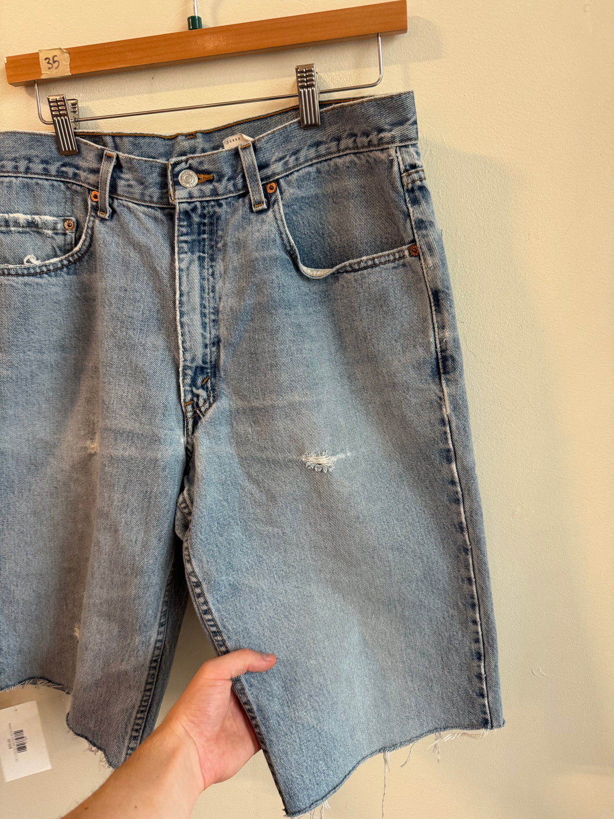 1999 Levi's 550 Light Wash Shorts (35)