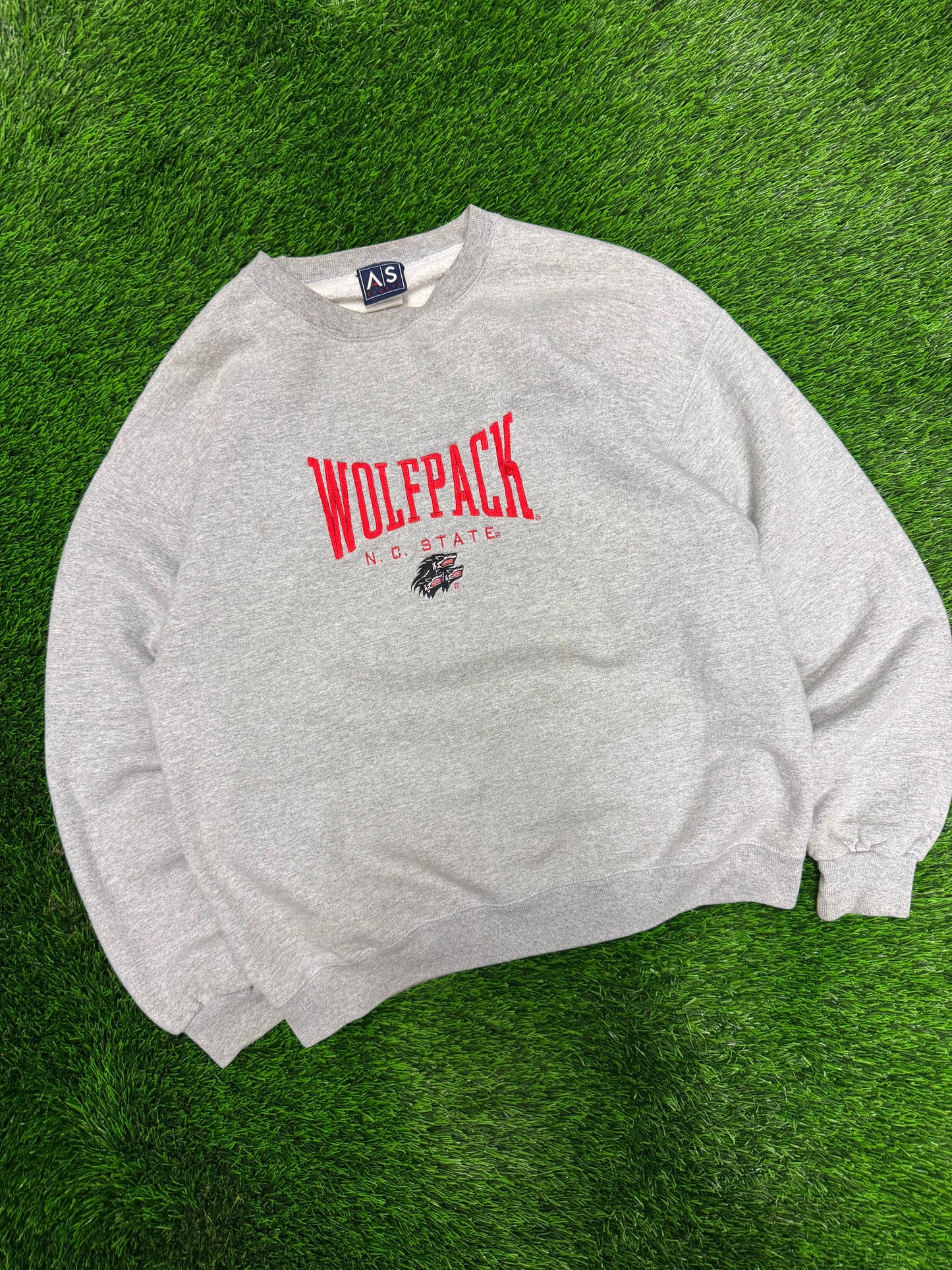 00s NC State University Wolfpack Embroidered Vintage Crewneck (L)