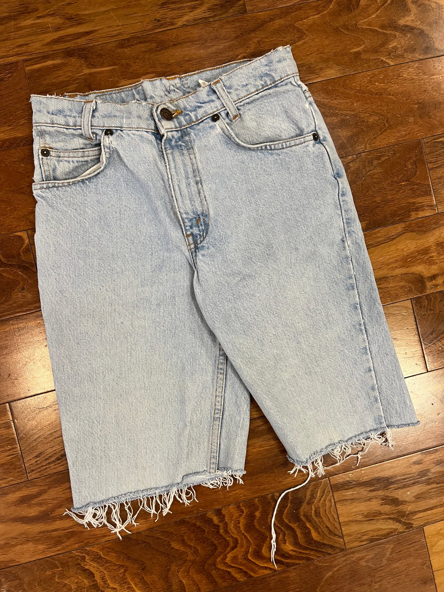 1993 Levi's Student 550 Orange Tab Light Wash Shorts (26)