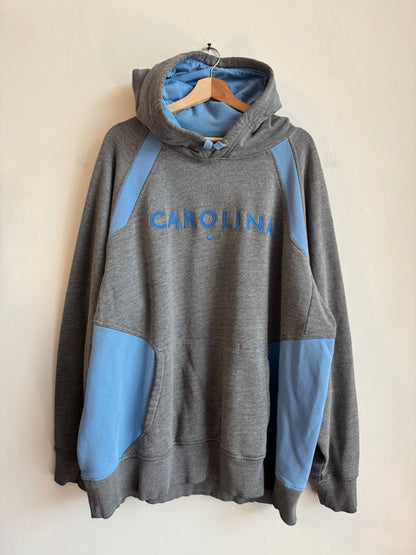 00s UNC Center Swoosh Two Toned Vintage Nike Hoodie (XXL)