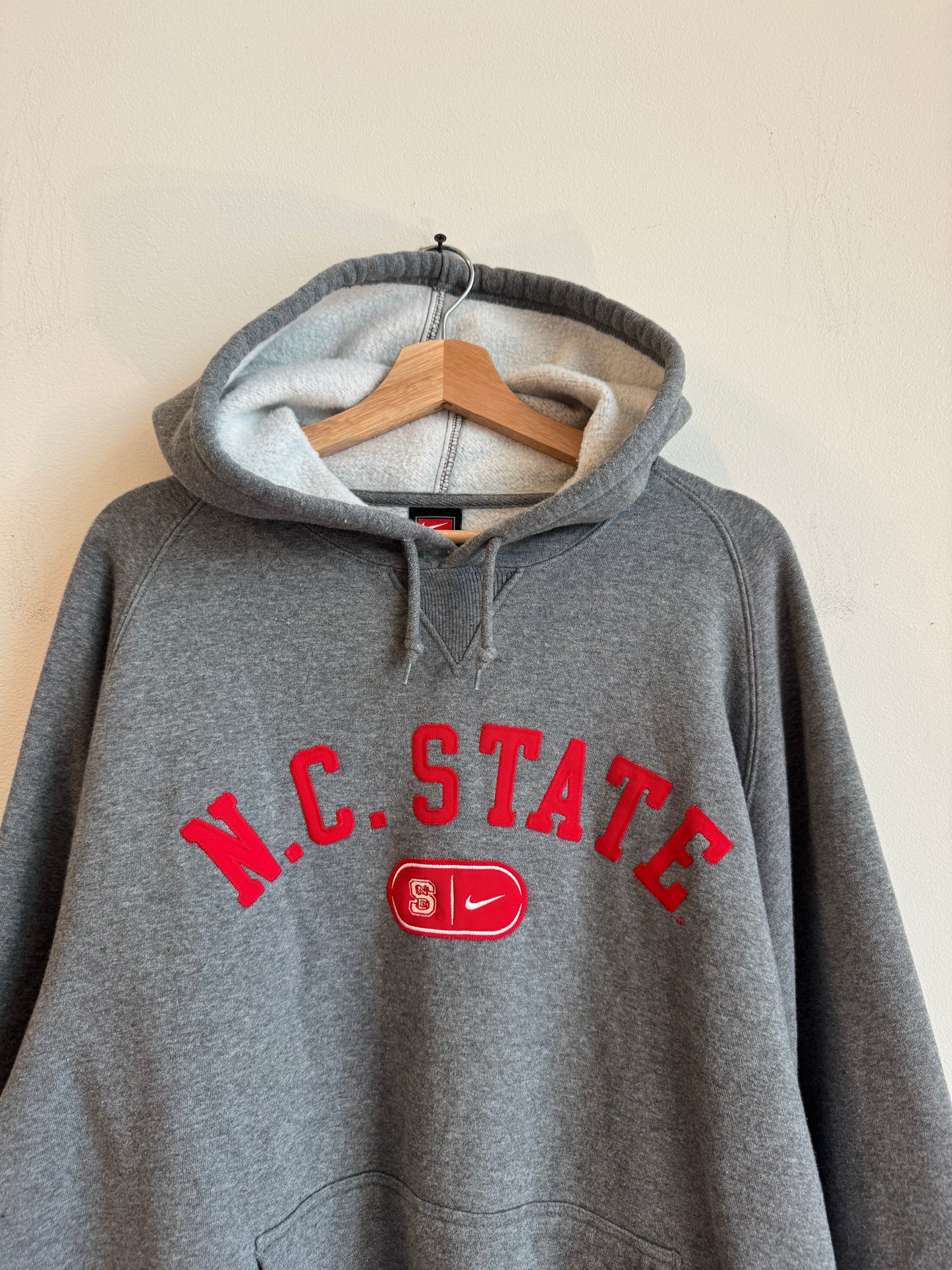 90s NC State Wolfpack Nike Center Swoosh Embroidered Hoodie (XXL)