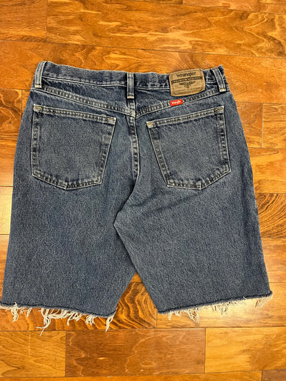 00s Wrangler Dark Wash Blue Shorts (32)