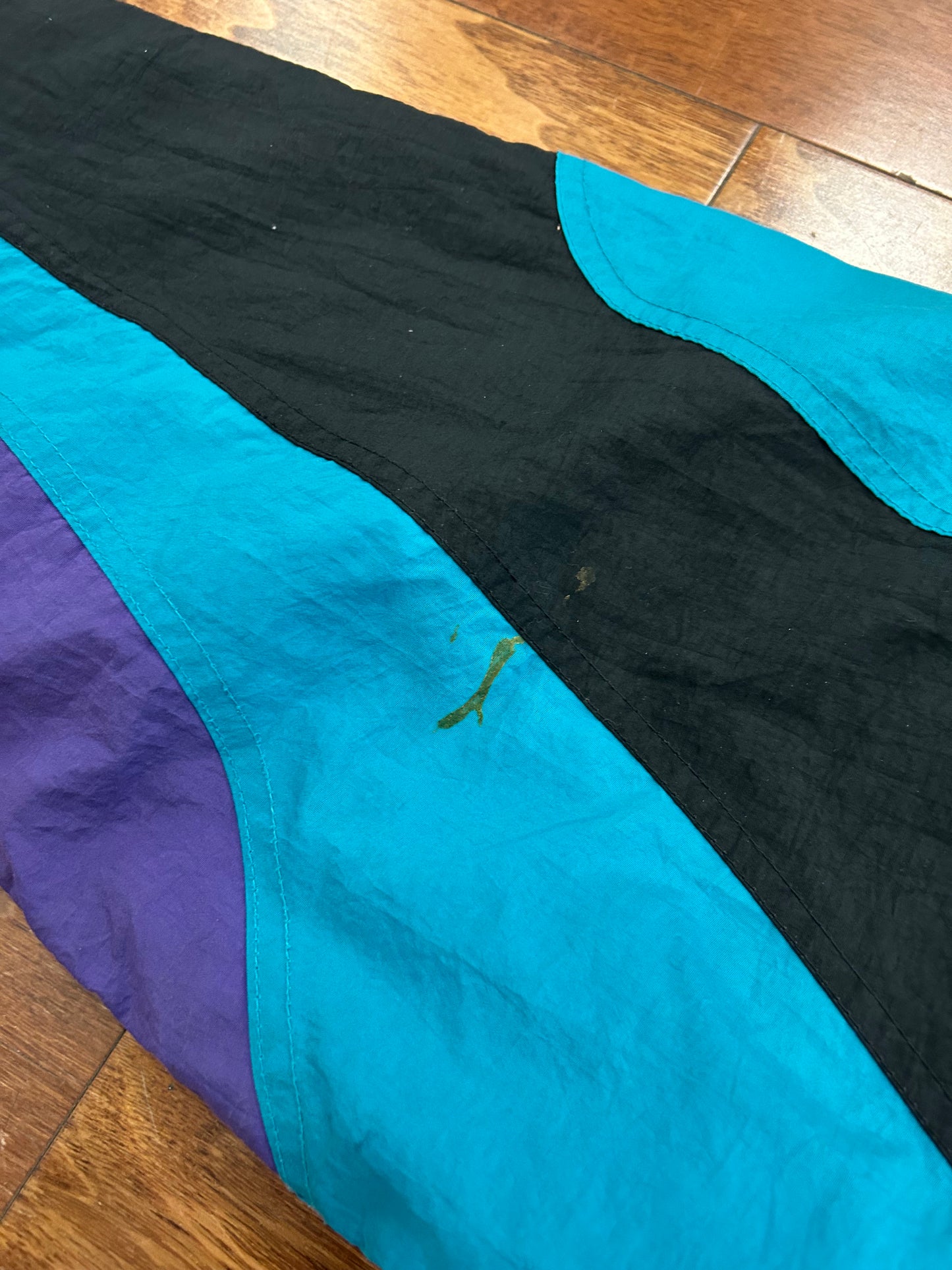 90s Charlotte Hornets Vintage Reebok Puffer Jacket (L)