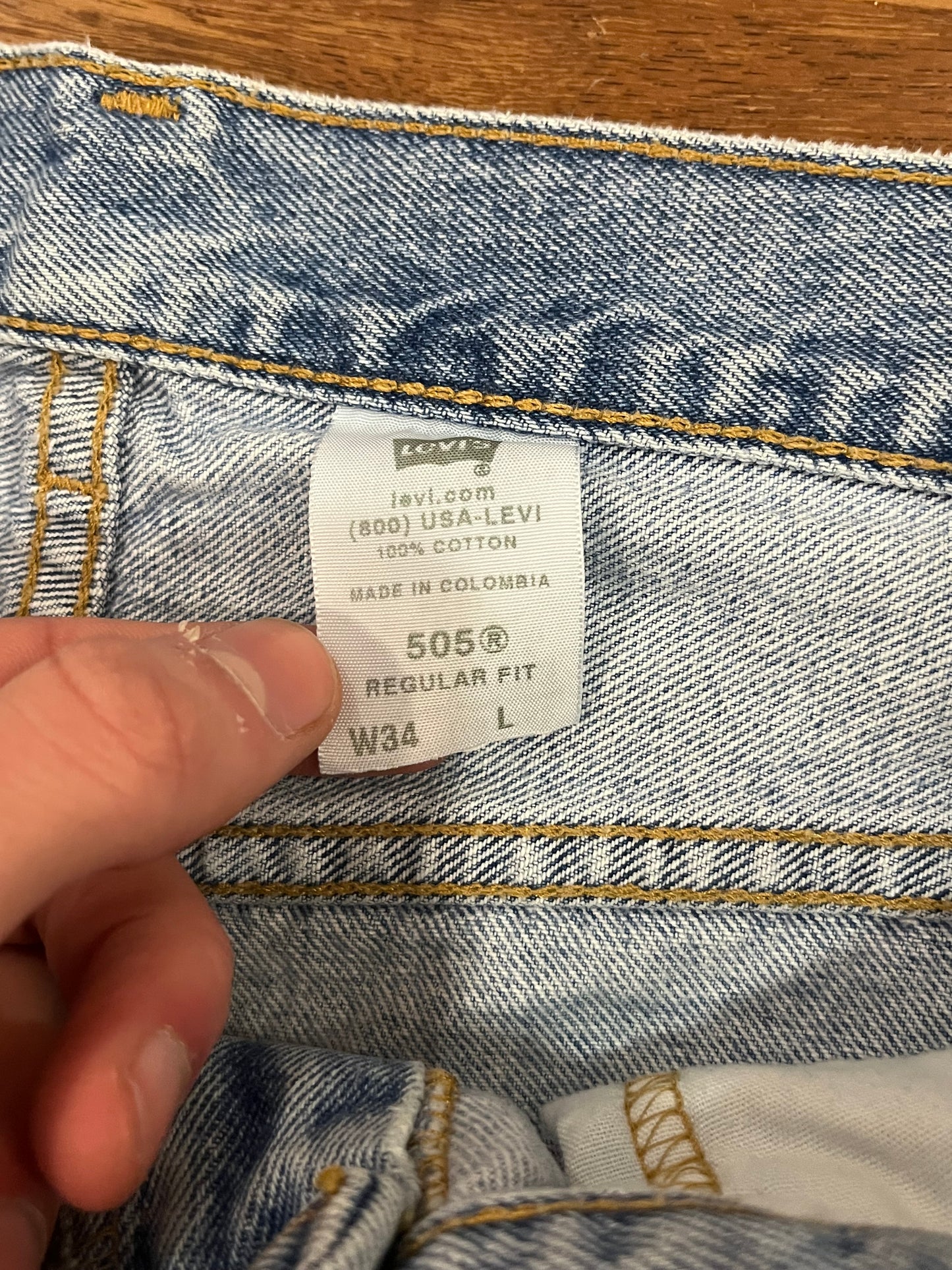 2003 Levi's 505 Light Wash Jean Shorts (34)