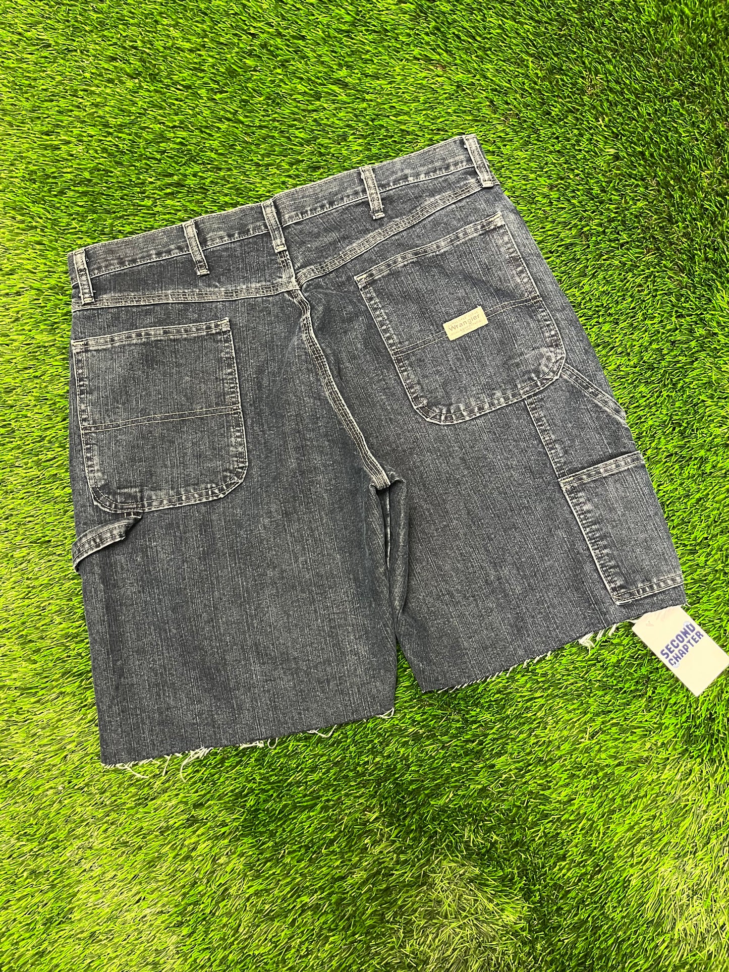 00s Wrangler Workwear Carpenter Dark Wash Cut Frayed Jean Shorts (36)