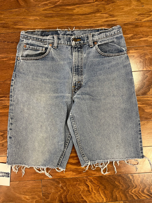00s Levi's 550 Faded Mid Wash Shorts (34)