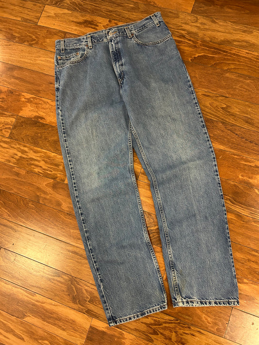 2001 Levi's 505 Mid Wash Jeans (38 x 34)