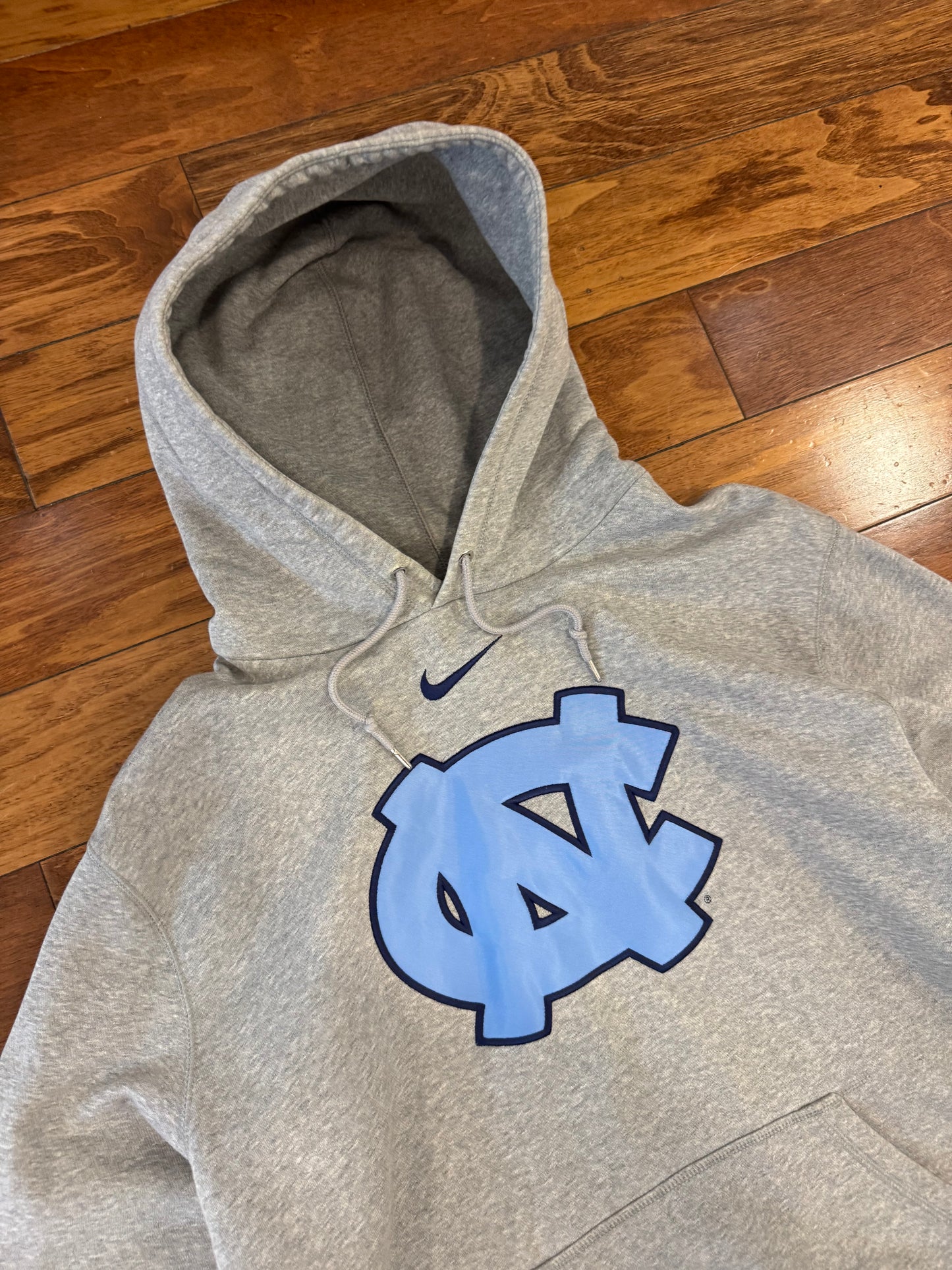 00s University of North Carolina (UNC) Vintage Nike Center Swoosh Hoodie (XXL)