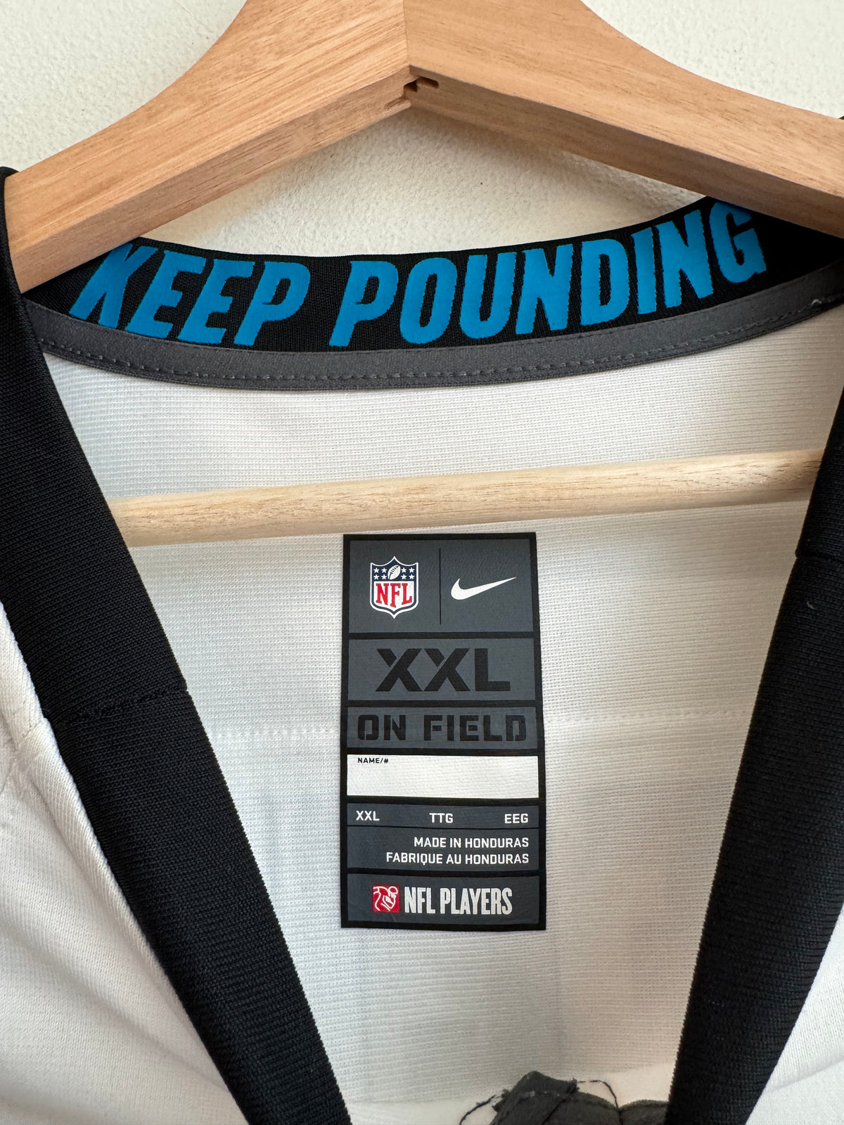 2010s Carolina Panthers Luke Kuechly Nike Away Jersey (XXL)