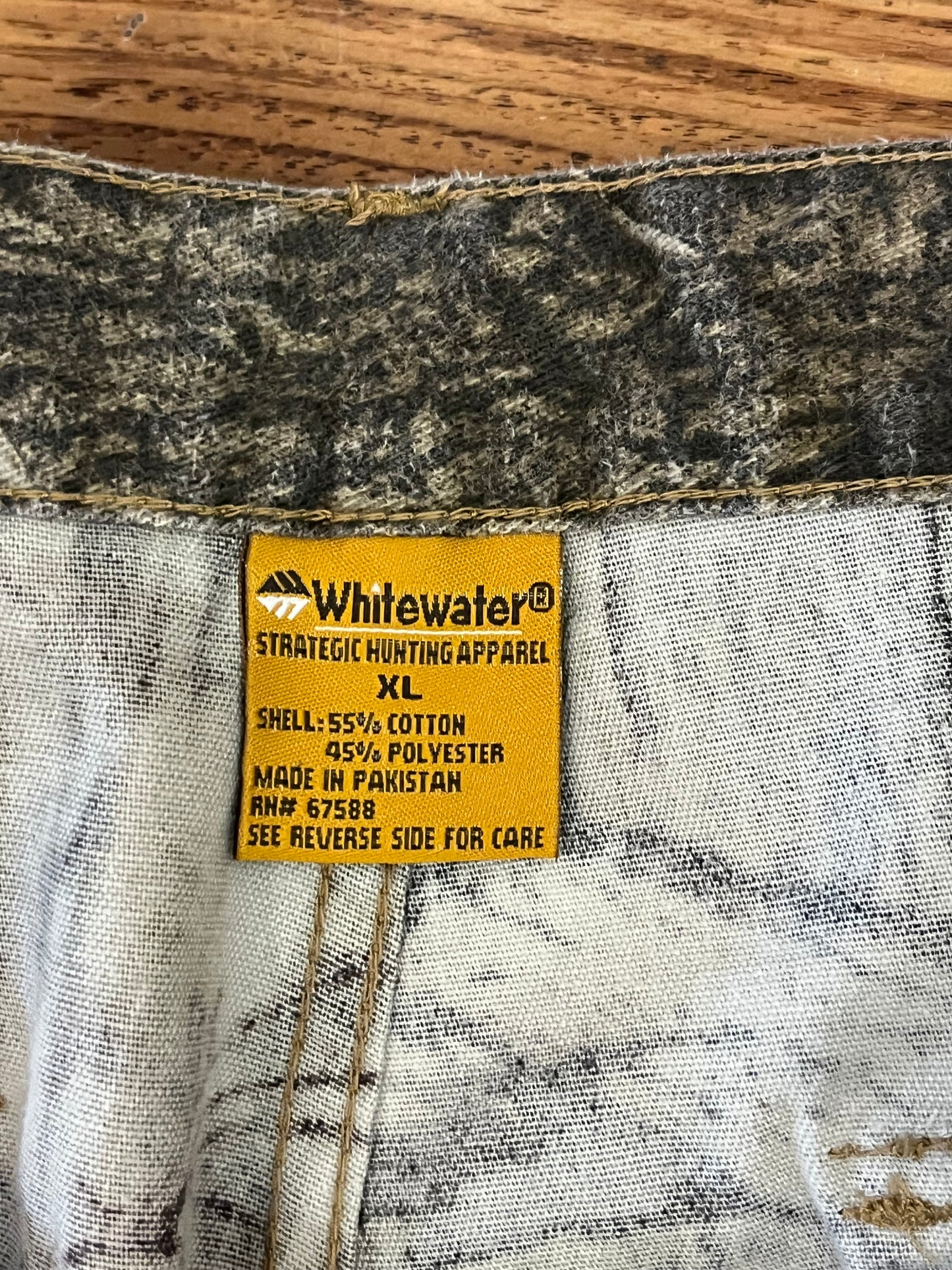 00s Whitewater Baggy Cargo Camo Pants (40x32)