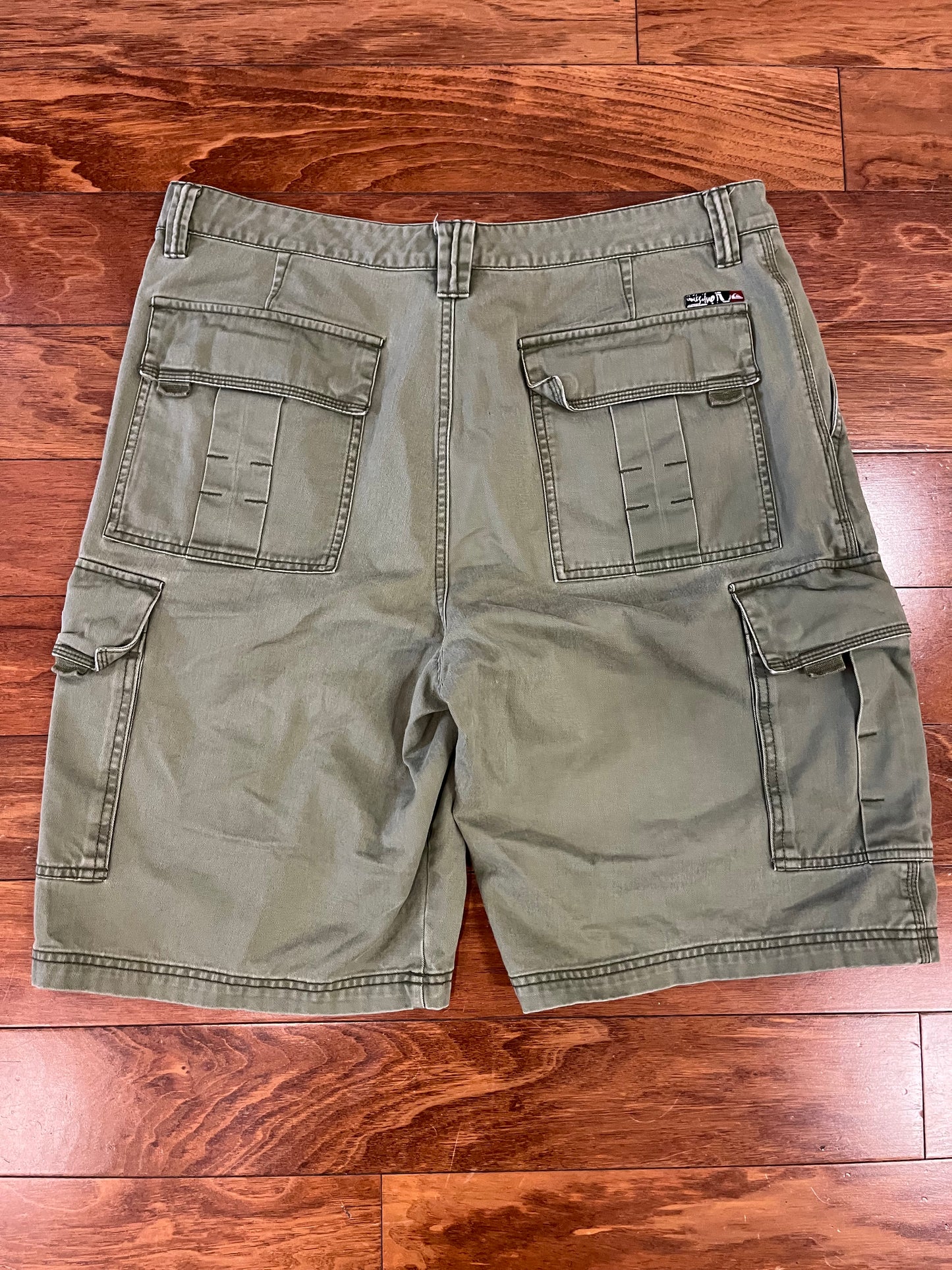 00s Quiksilver Green Cargo Shorts (36)