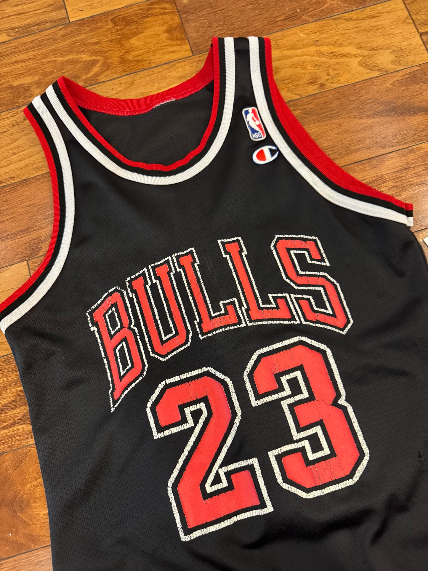 90s Chicago Bulls Michael Jordan #23 Champion NBA Jersey (S)