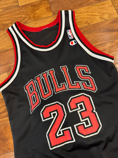 90s Chicago Bulls Michael Jordan #23 Champion NBA Jersey (S)