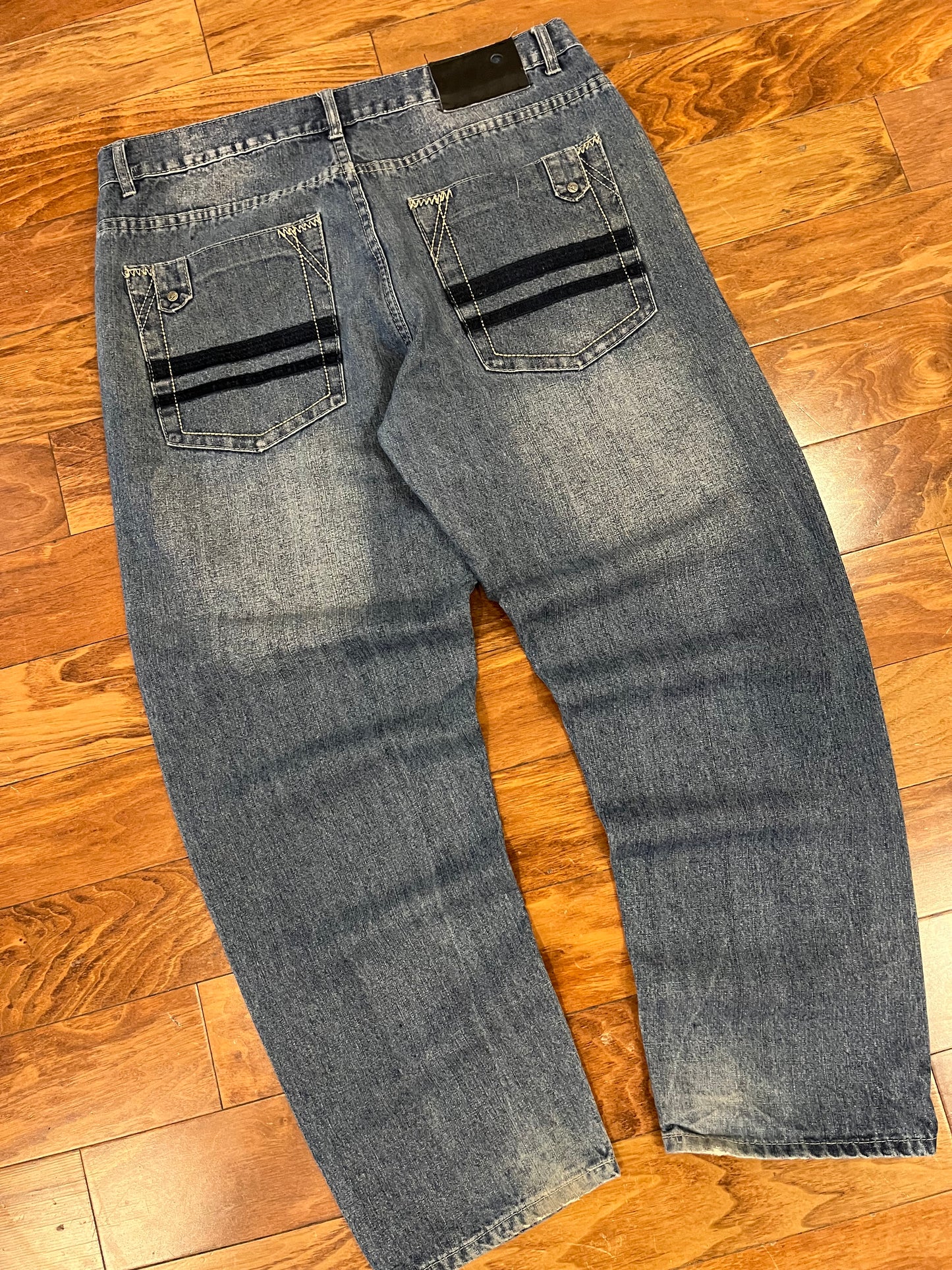 00s Jean Station Embroidered Jeans (38 x 30)