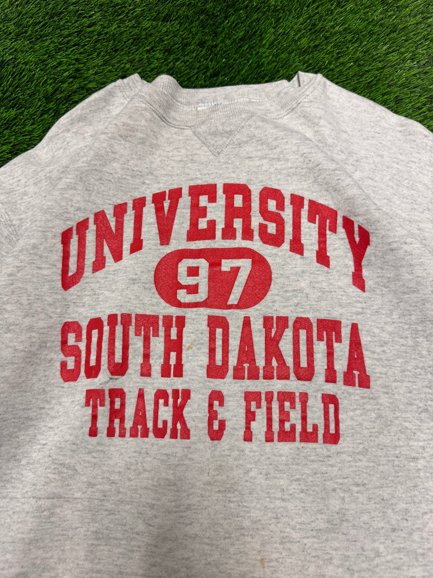 1997 University of South Dakota Track & Field Vintage Russel Crewneck (XL)