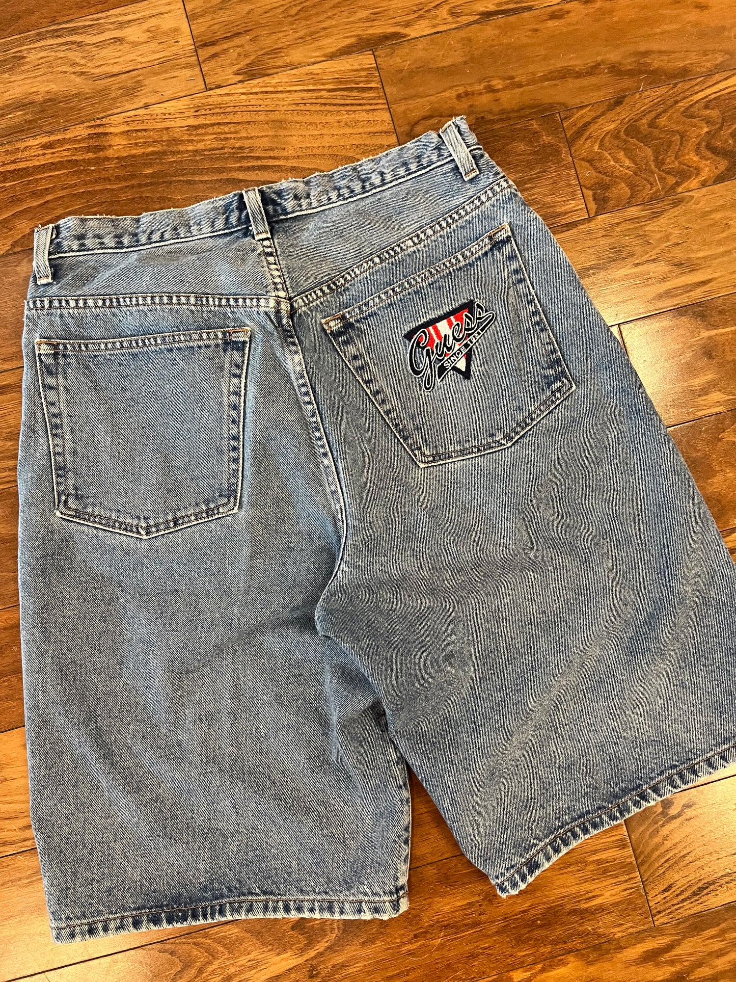 90s Guess Baggy Embroidered Jean Shorts (33)