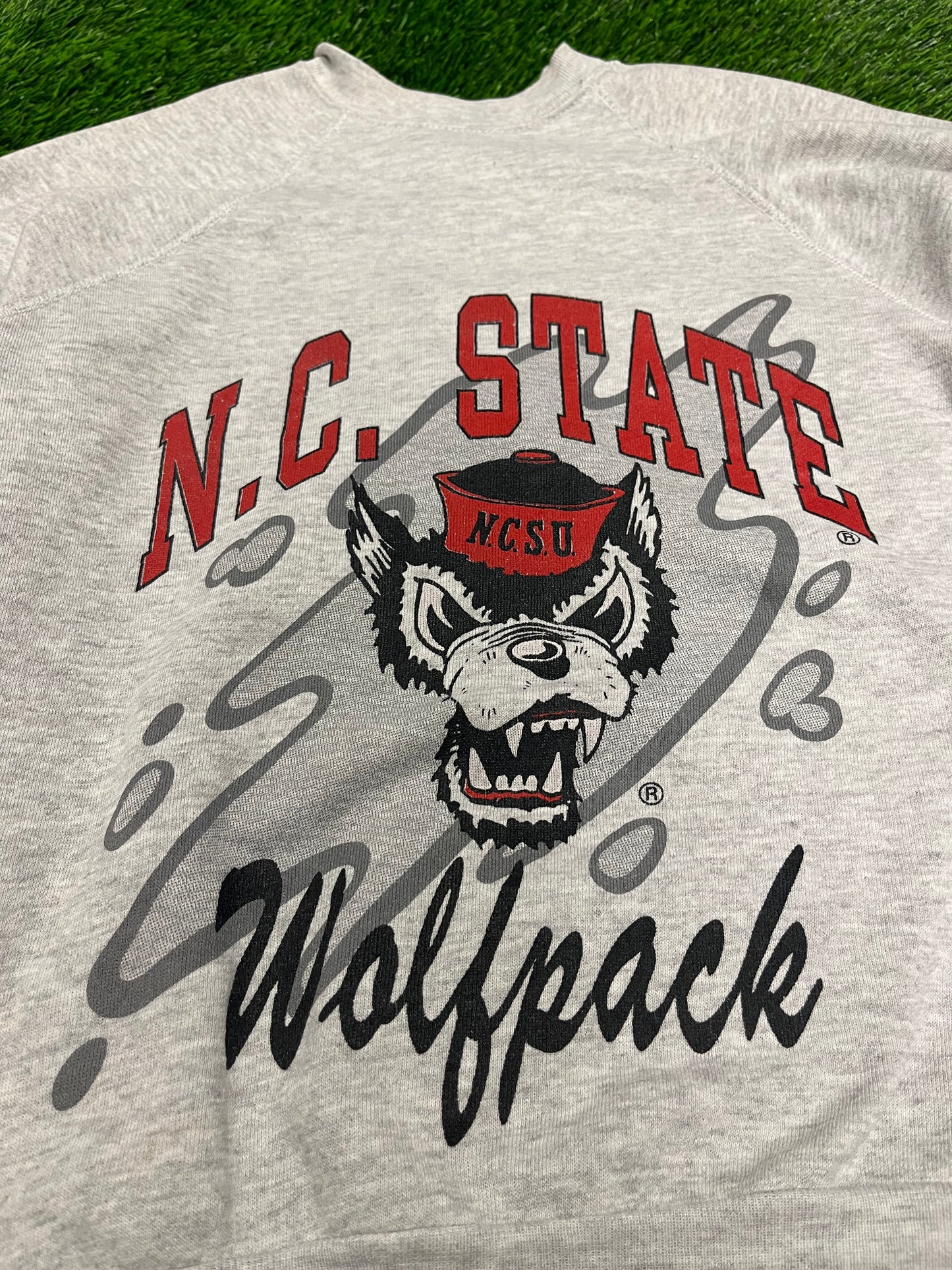 80s NC State University Wolfpack Vintage Tultex Graphic Spell Out Vintage Crewneck (M)