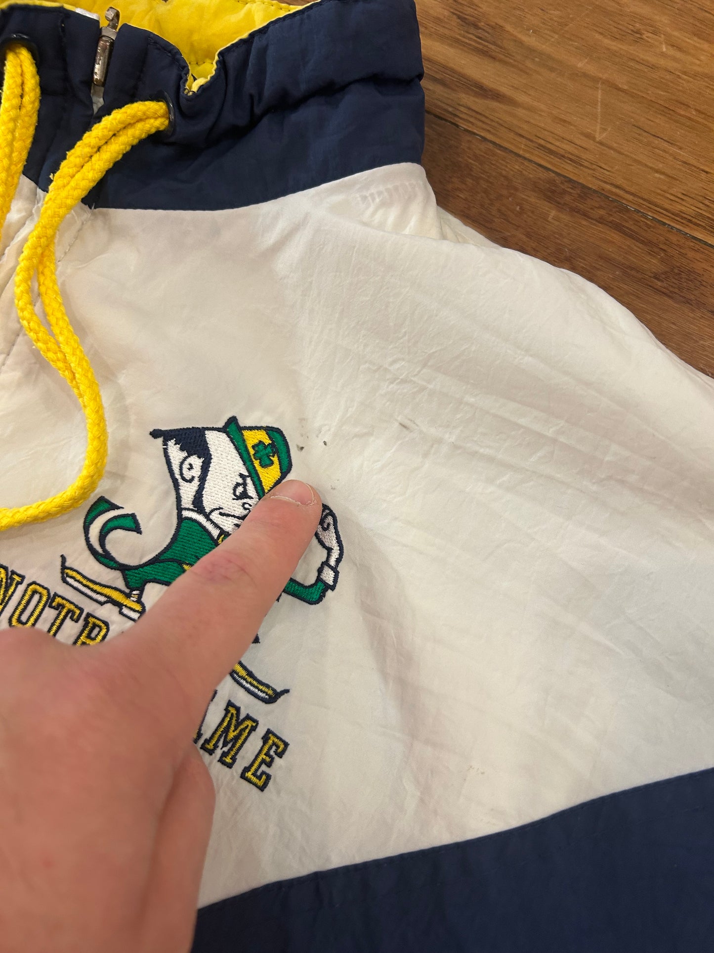90s Notre Dame Apex Embroidered Windbreaker (Youth L)