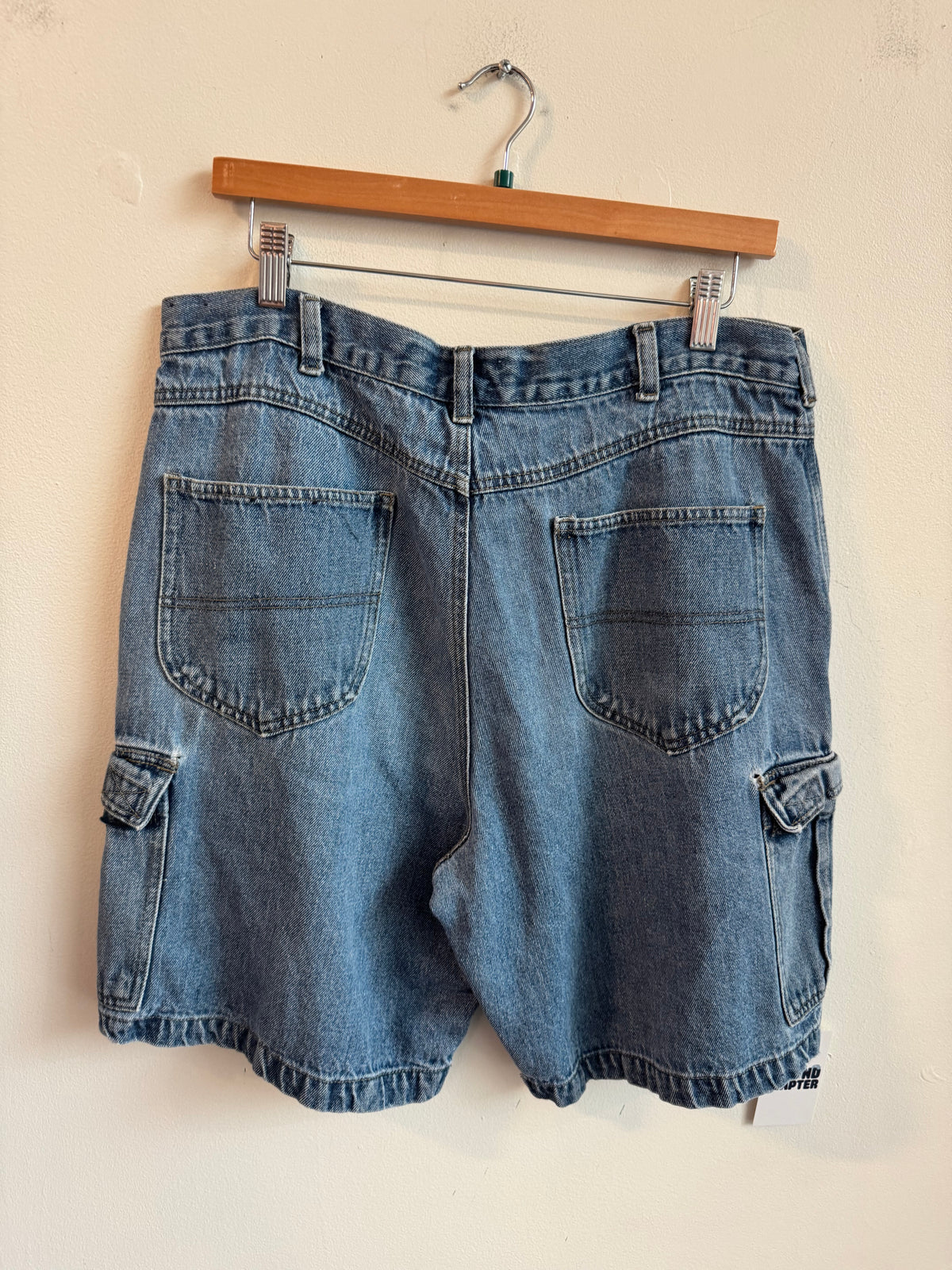 00s Faded Glory Denim Cargo Shorts (36)