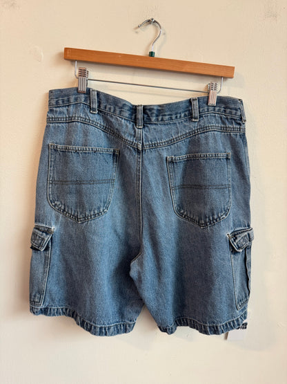 00s Faded Glory Denim Cargo Shorts (36)