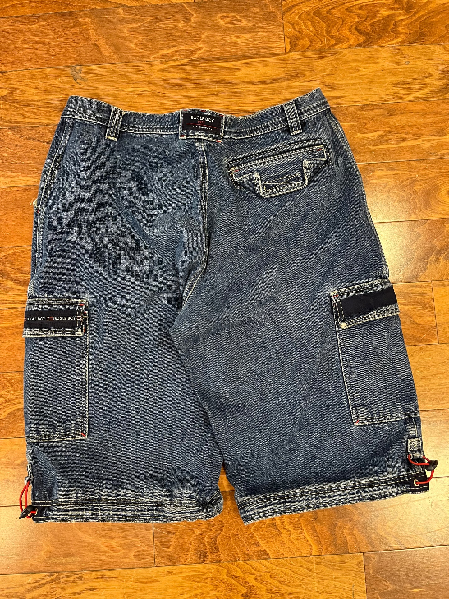 00s Bugle Boy Baggy Cargo Shorts (38)